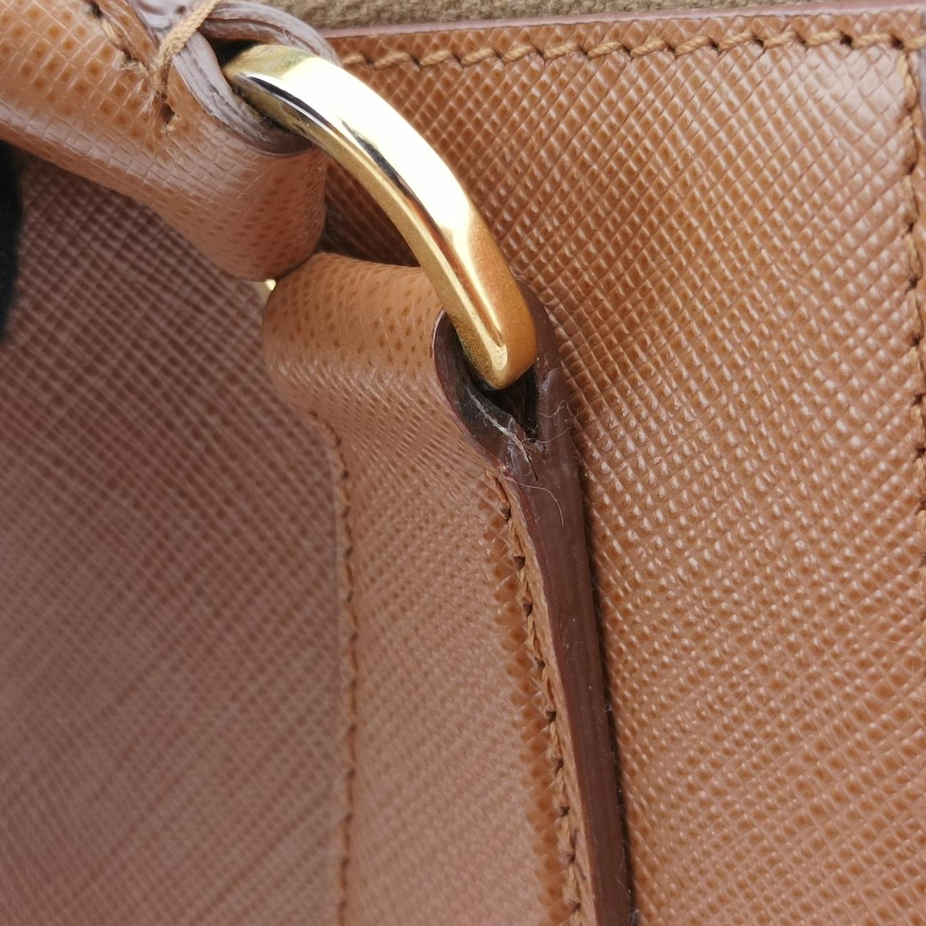 Vintage Prada Galleria beige×orange SAFFIANO　Leather B2274C shoulderbag | stylenewstar