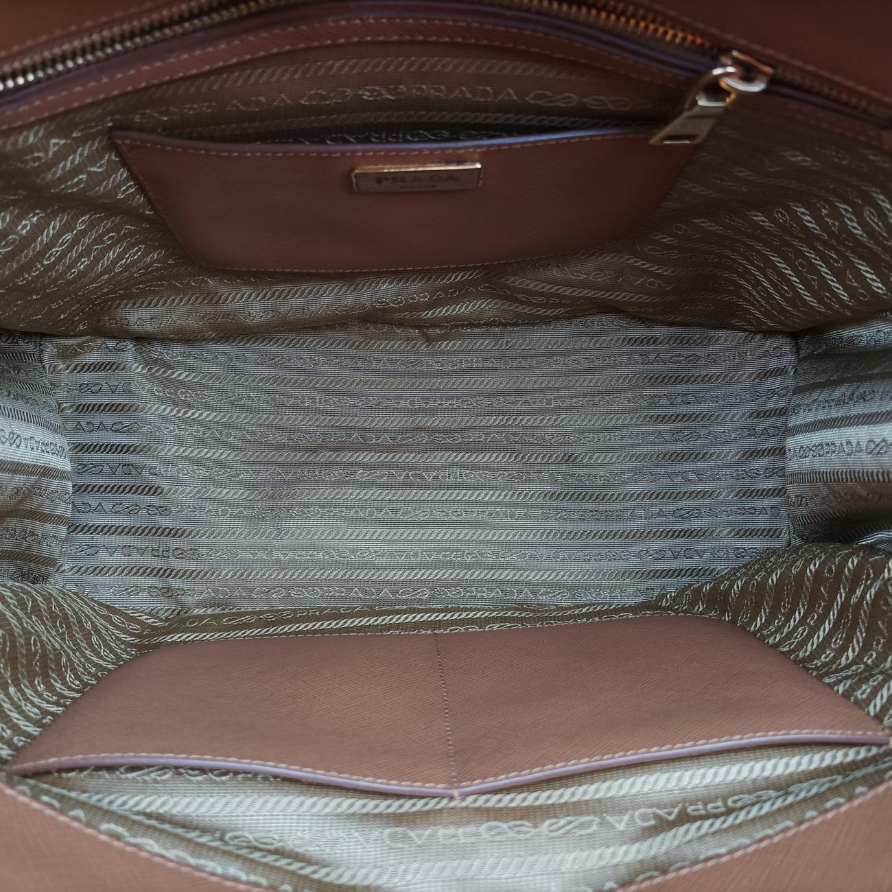 Vintage Prada Galleria beige×orange SAFFIANO　Leather B2274C shoulderbag | stylenewstar