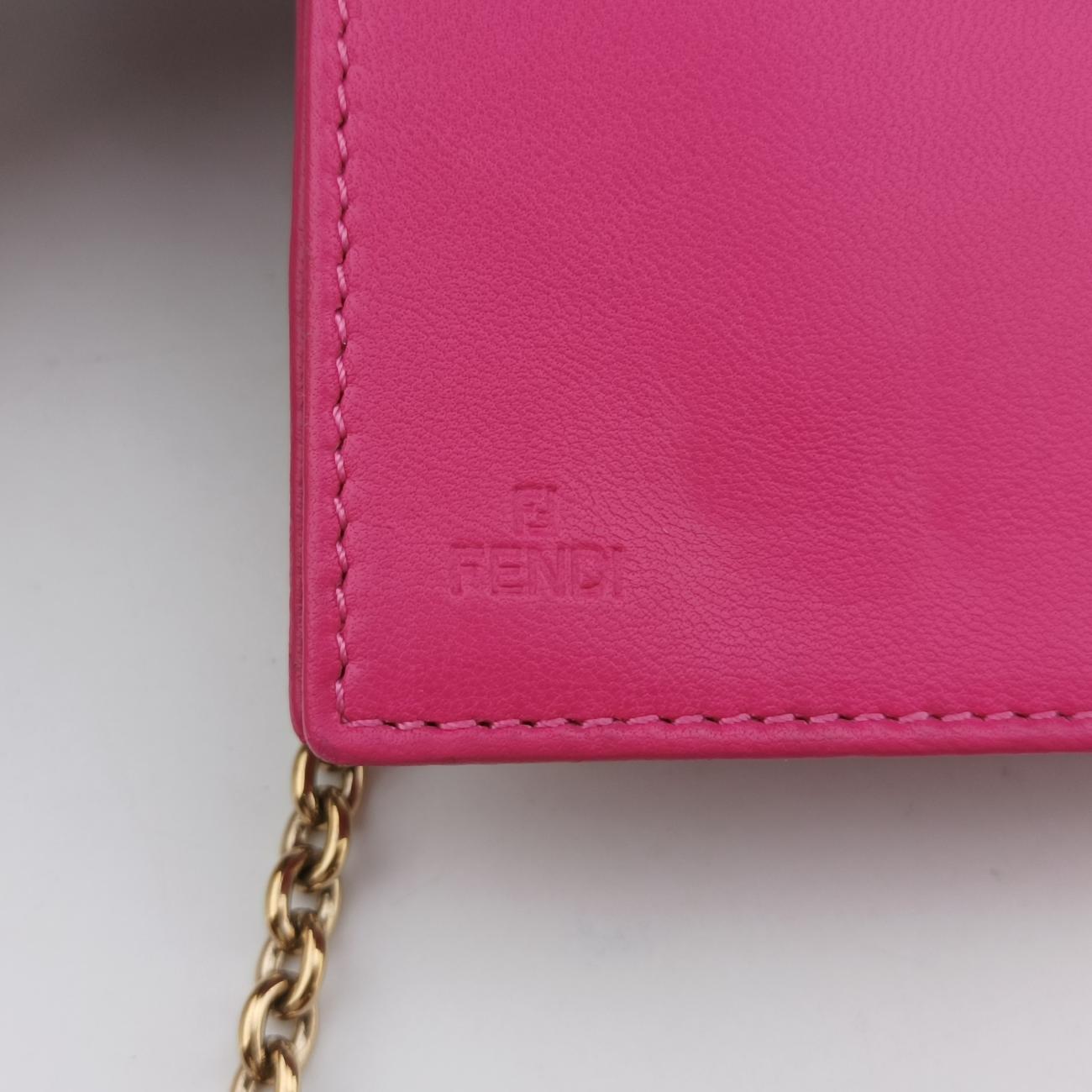 Pre-owned Fendi Embossed Logo Pink Leather 8M0219 shoulderbag | stylenewstar