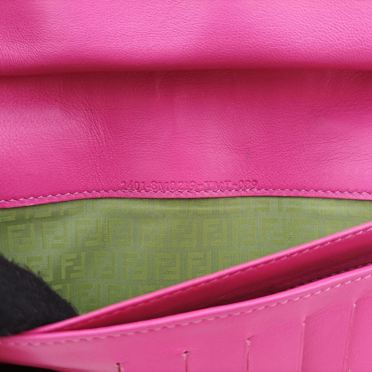 Pre-owned Fendi Embossed Logo Pink Leather 8M0219 shoulderbag | stylenewstar