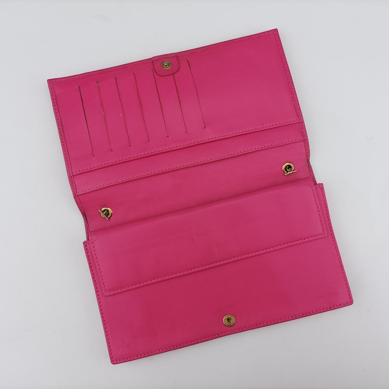 Pre-owned Fendi Embossed Logo Pink Leather 8M0219 shoulderbag | stylenewstar