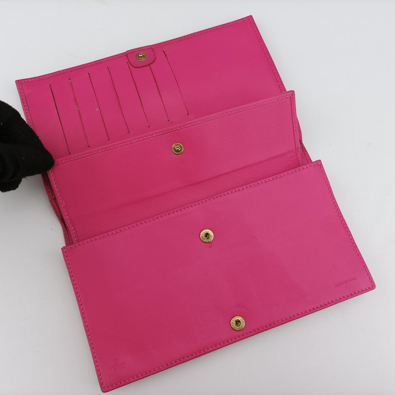 Pre-owned Fendi Embossed Logo Pink Leather 8M0219 shoulderbag | stylenewstar