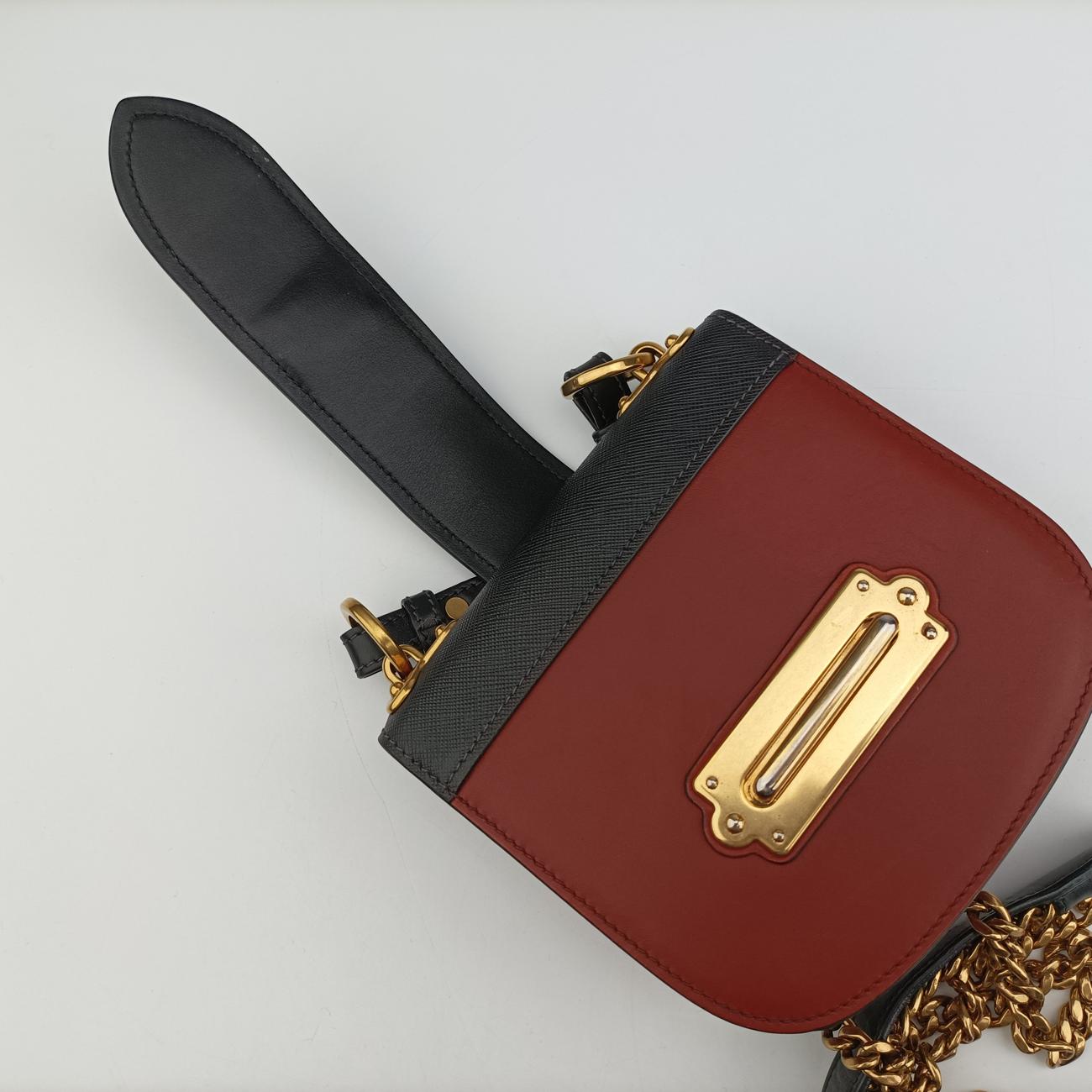 Vintage Prada Pionnière Red×black leather 1BH056 shoulderbag | stylenewstar
