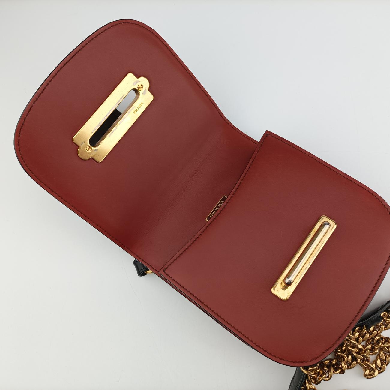 Vintage Prada Pionnière Red×black leather 1BH056 shoulderbag | stylenewstar