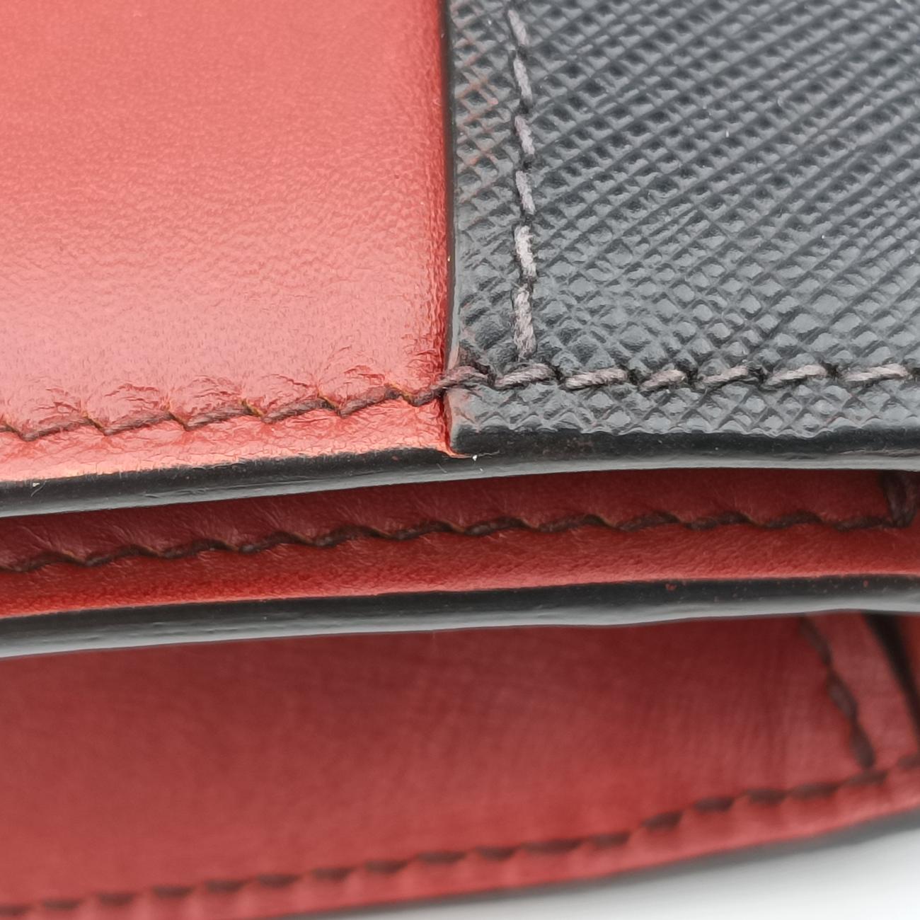 Vintage Prada Pionnière Red×black leather 1BH056 shoulderbag | stylenewstar