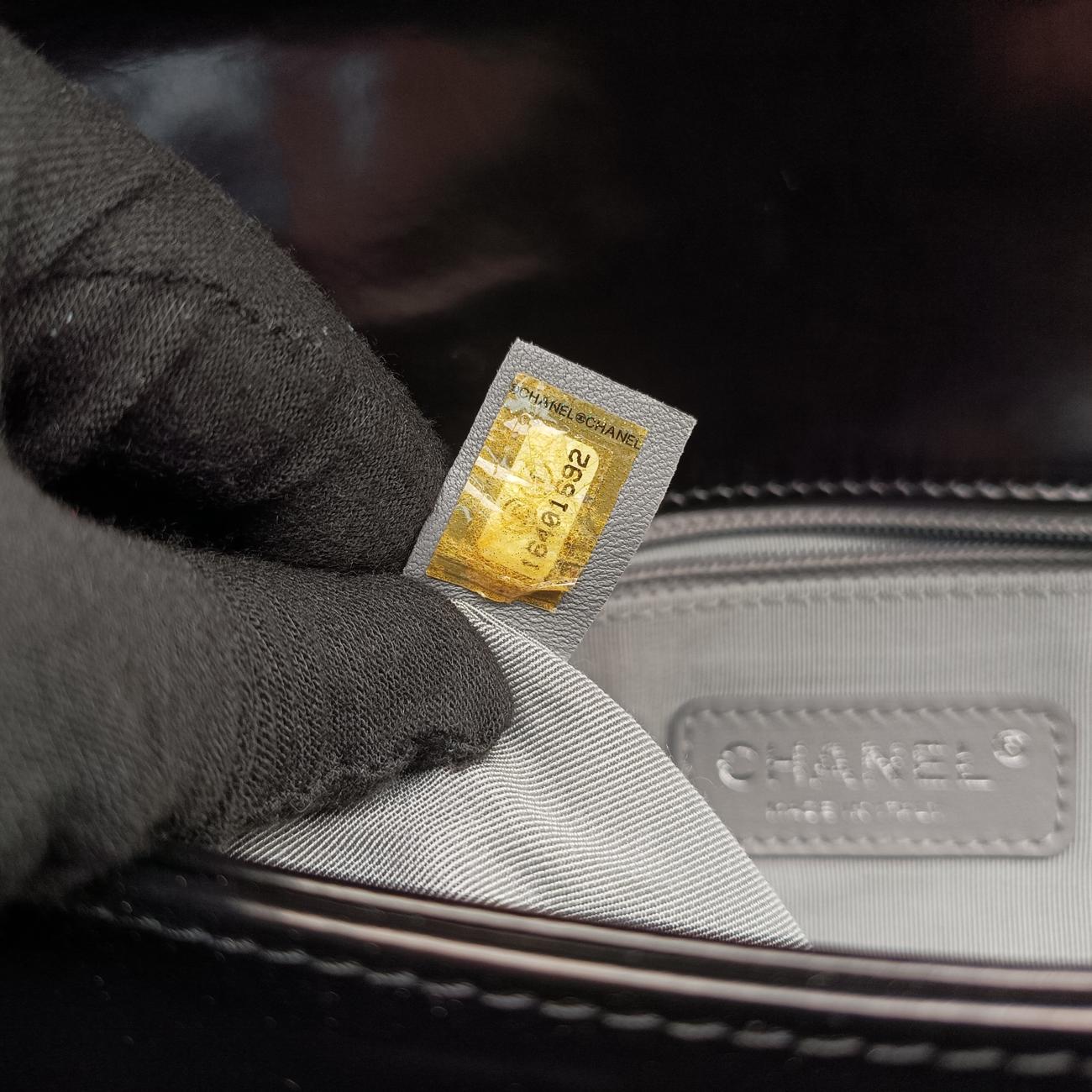 Pre-owned Chanel BOY CHANEL Black Patent A67018 shoulderbag | stylenewstar