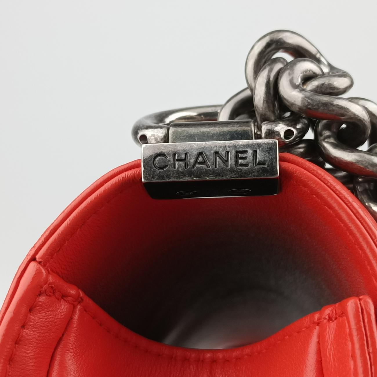 Secondhand Chanel BOY CHANEL Orange lambskin A92828 shoulderbag | stylenewstar