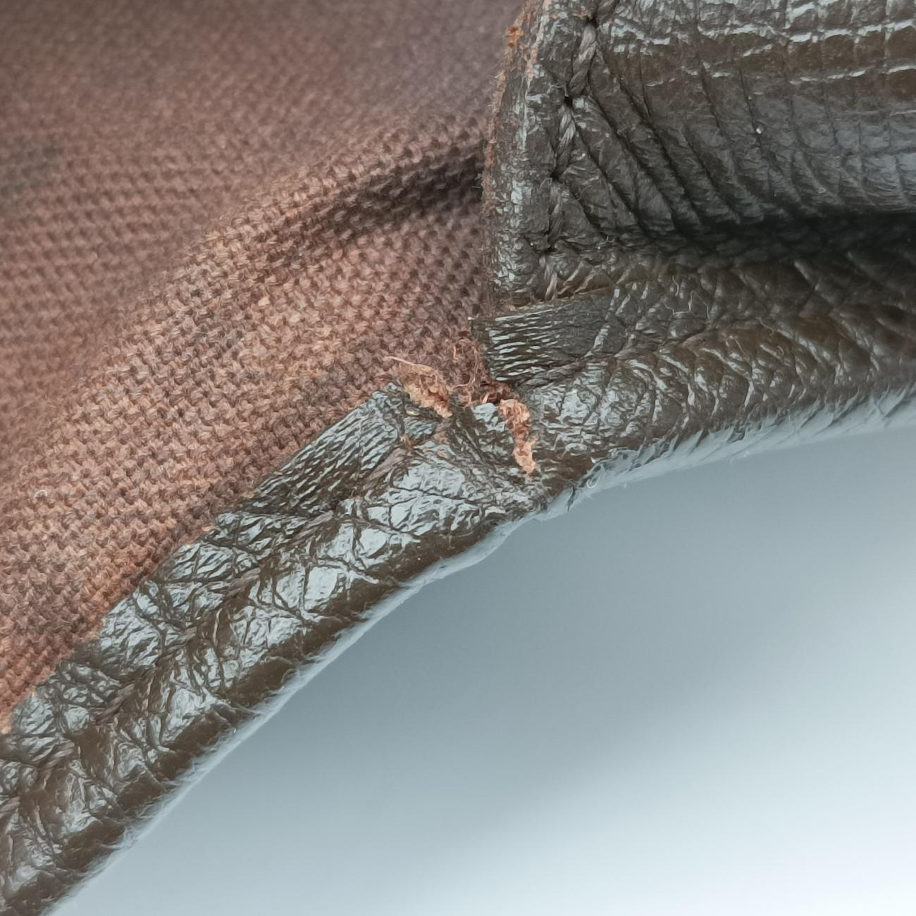 Pre-owned Louis Vuitton ANDREI Grizzly Taiga M32488 shoulderbag | stylenewstar