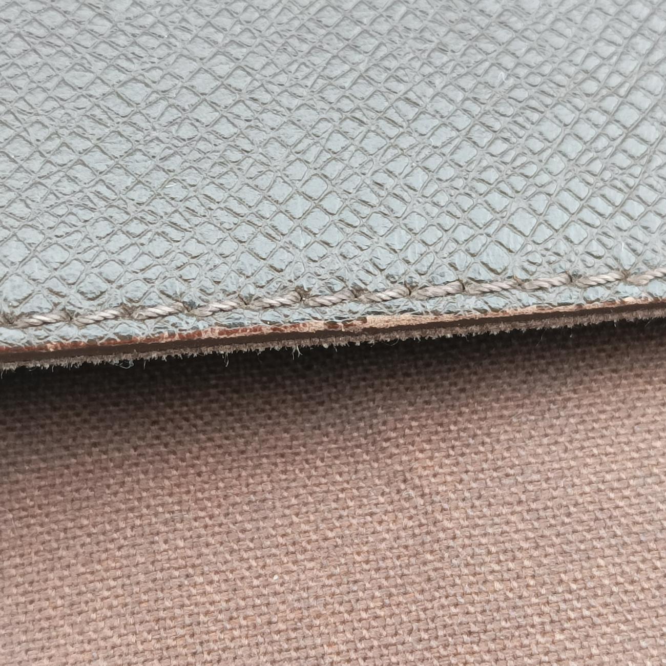 Pre-owned Louis Vuitton ANDREI Grizzly Taiga M32488 shoulderbag | stylenewstar