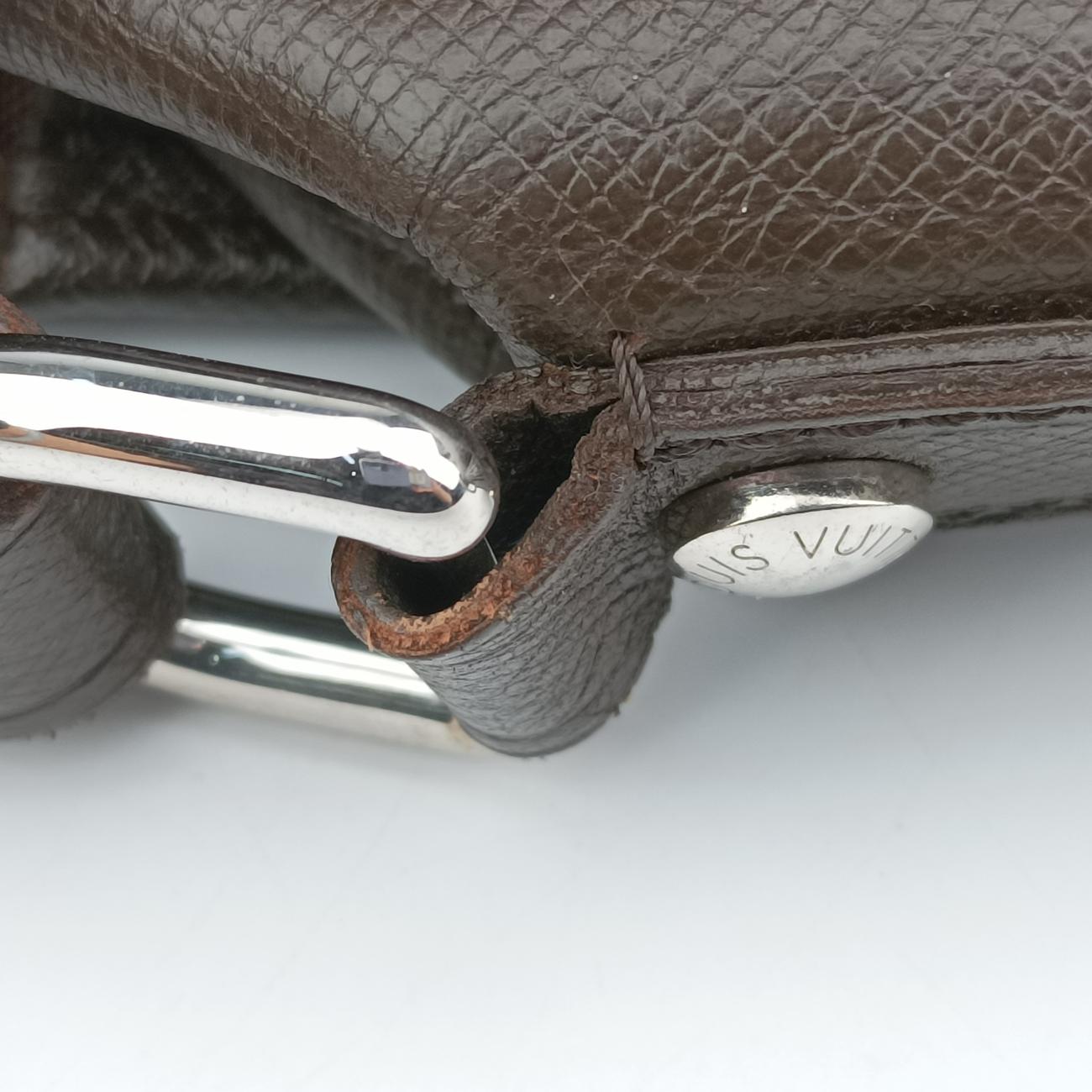 Pre-owned Louis Vuitton ANDREI Grizzly Taiga M32488 shoulderbag | stylenewstar