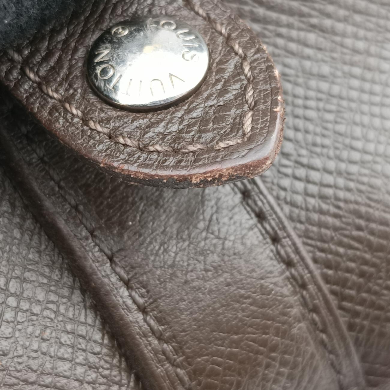 Pre-owned Louis Vuitton ANDREI Grizzly Taiga M32488 shoulderbag | stylenewstar