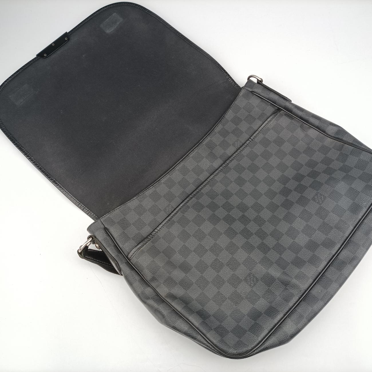 Pre-owned Louis Vuitton DANIEL MM Noir Damier Graphite N58029 shoulderbag | stylenewstar
