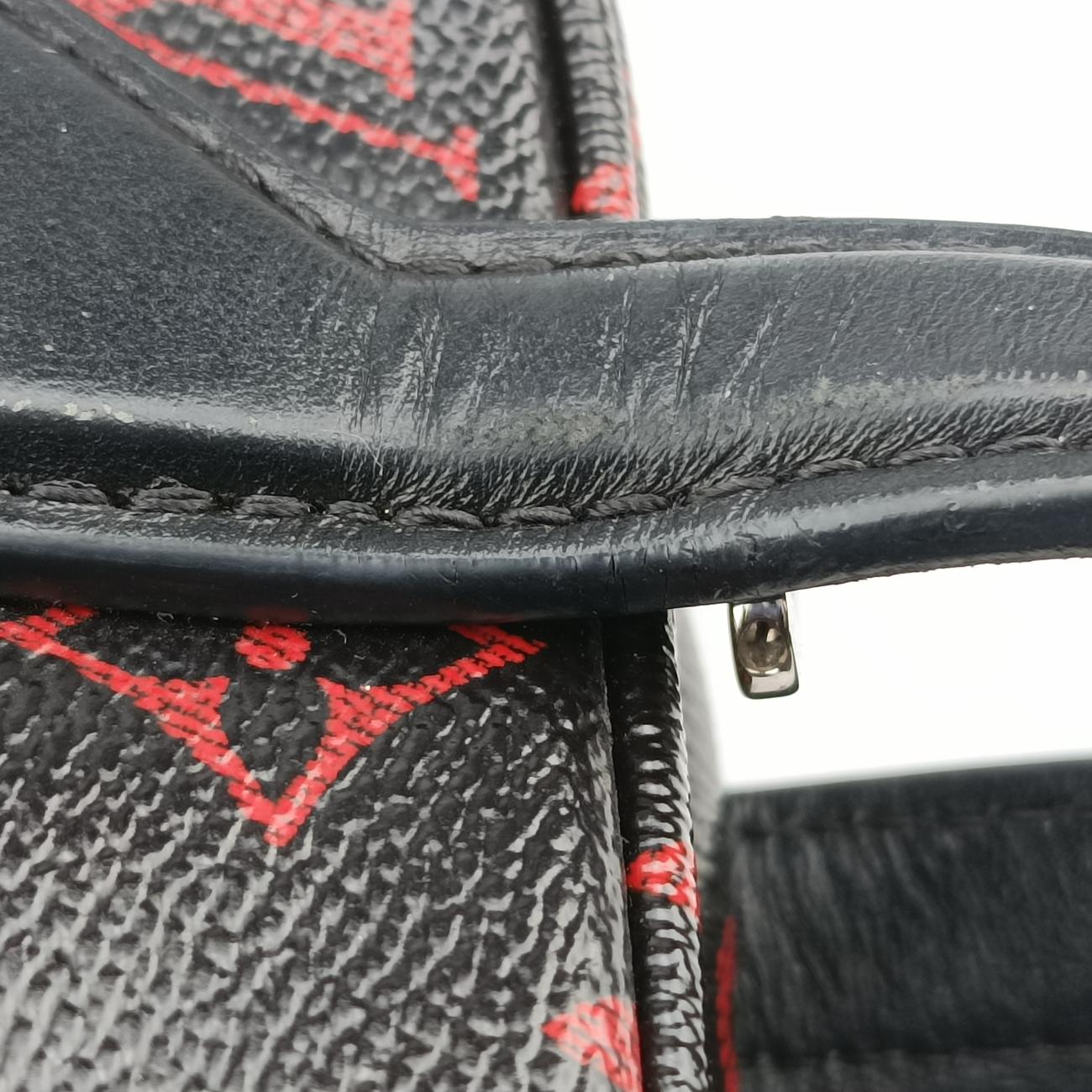 Pre-owned Louis Vuitton Dora Soft BB Rouge x Noir Damier Canvas M50217 shoulderbag | stylenewstar