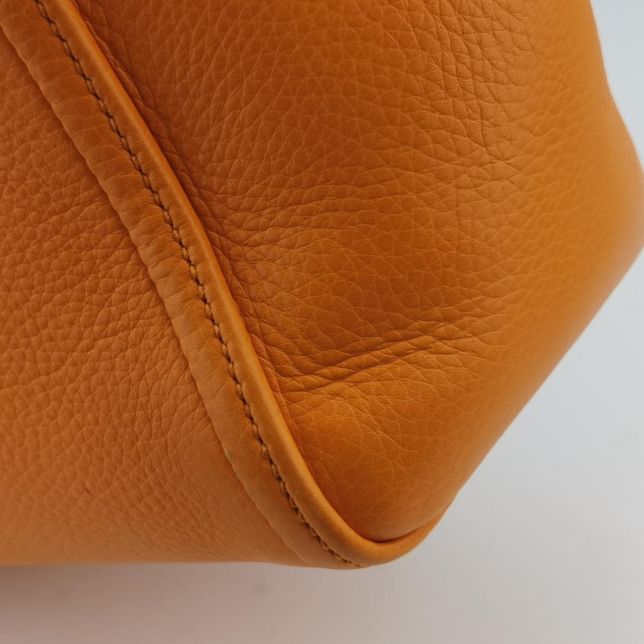 Pre-owned Gucci Soho Orange Leather 369176 shoulderbag | stylenewstar