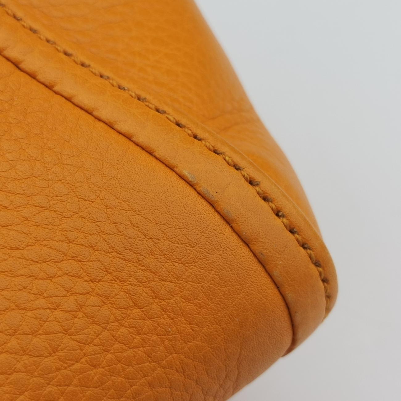 Pre-owned Gucci Soho Orange Leather 369176 shoulderbag | stylenewstar