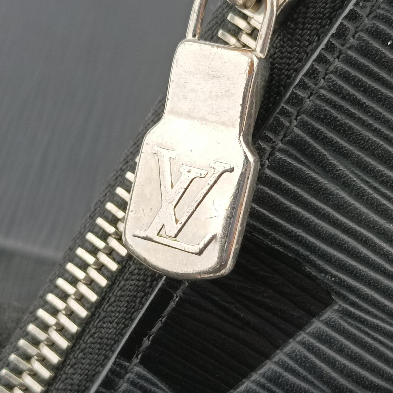 Pre-owned Louis Vuitton Pochette Jour GM Noir epi M67754 clutchbag | stylenewstar