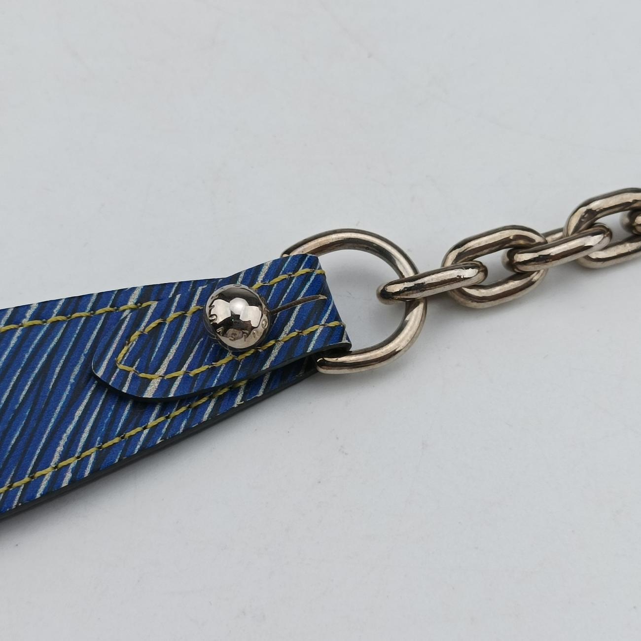 Pre-owned Louis Vuitton Twist MM Blue x Multicolor Epi M54865 shoulderbag | stylenewstar