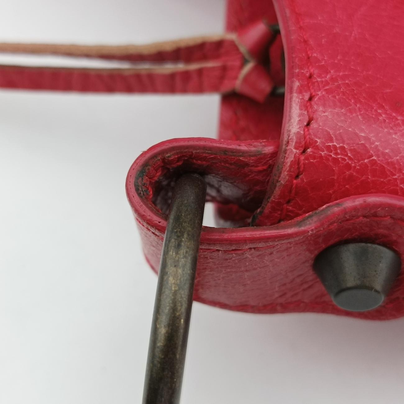 Pre-owned Balenciaga Electric Perforated Motorcycle City Red lambskin  shoulderbag | stylenewstar