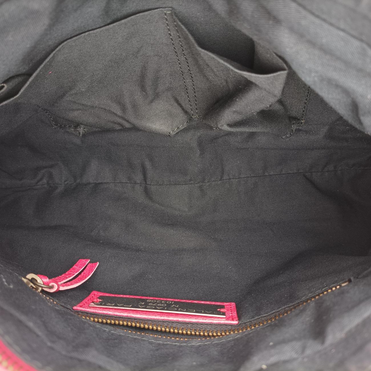 Pre-owned Balenciaga Electric Perforated Motorcycle City Red lambskin  shoulderbag | stylenewstar