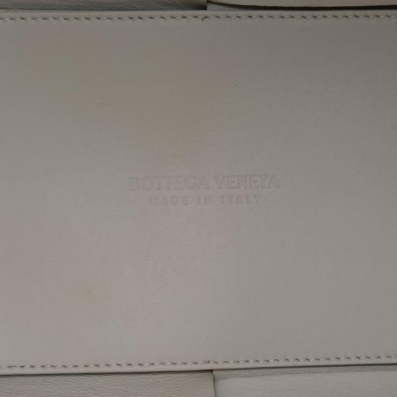 Secondhand Bottega Veneta THE ARCO Tote Blue lambskin  handbag | stylenewstar