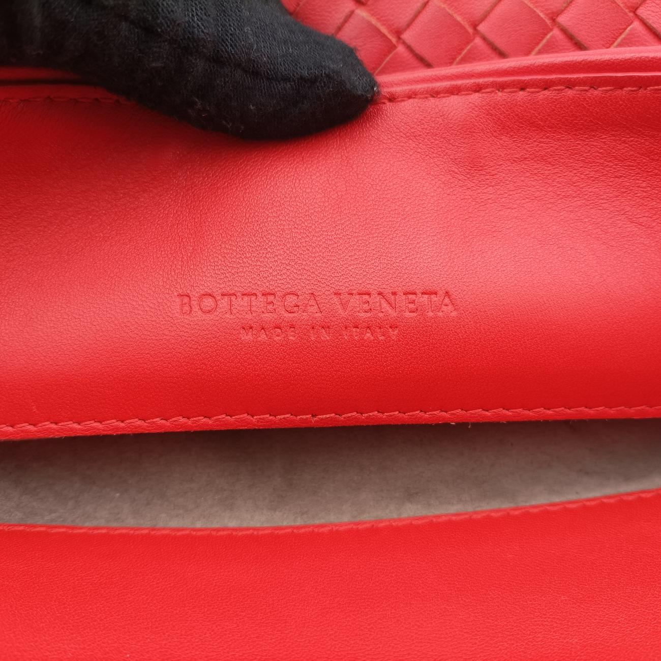 Secondhand Bottega Veneta Intrecciato Olimpia Red lambskin  shoulderbag | stylenewstar