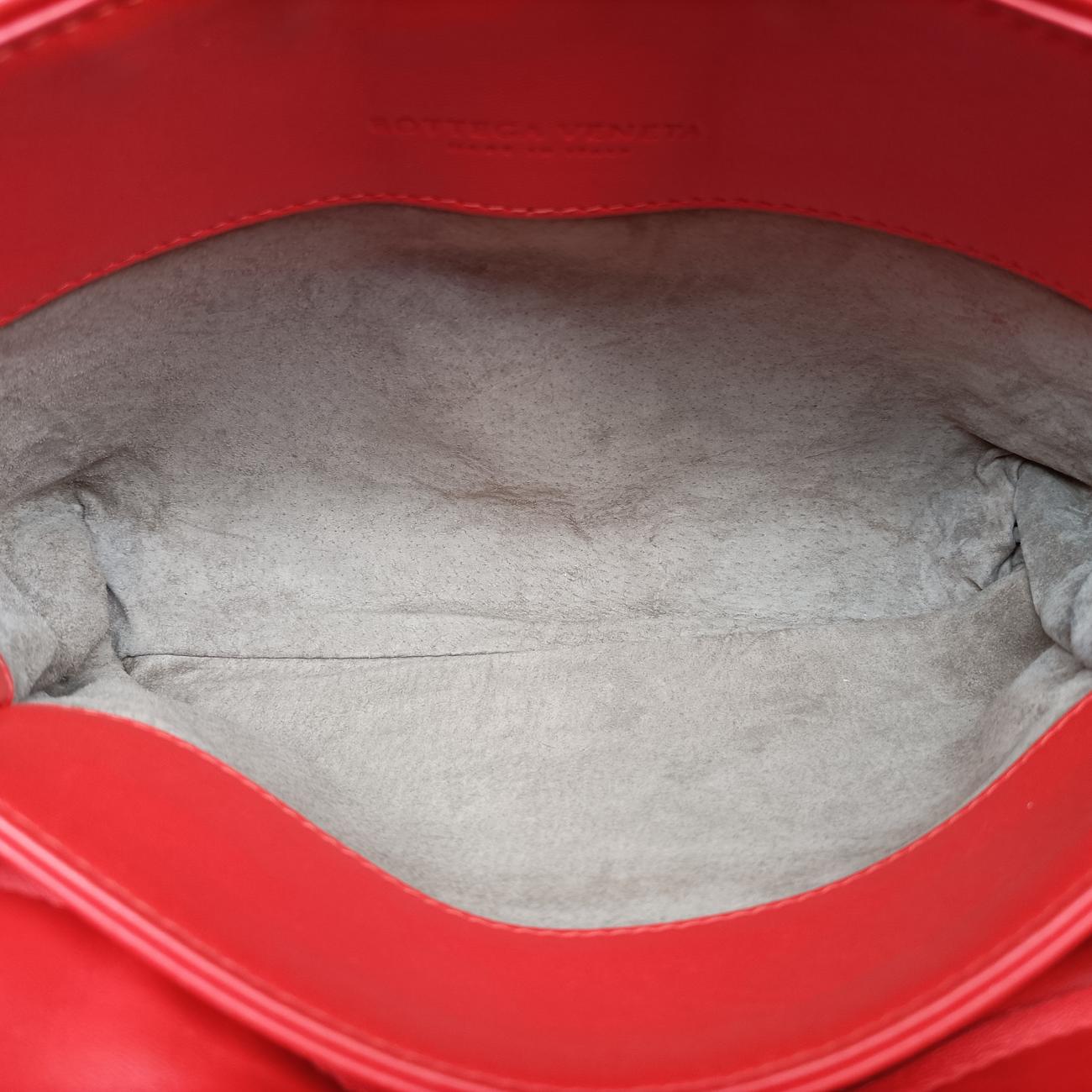 Secondhand Bottega Veneta Intrecciato Olimpia Red lambskin  shoulderbag | stylenewstar