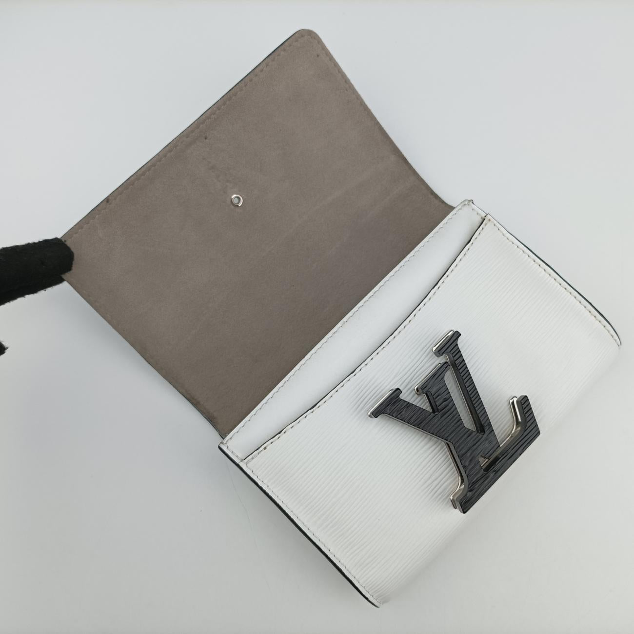 Pre-owned Louis Vuitton Louise PM Noir×white Epi M41274 shoulderbag | stylenewstar