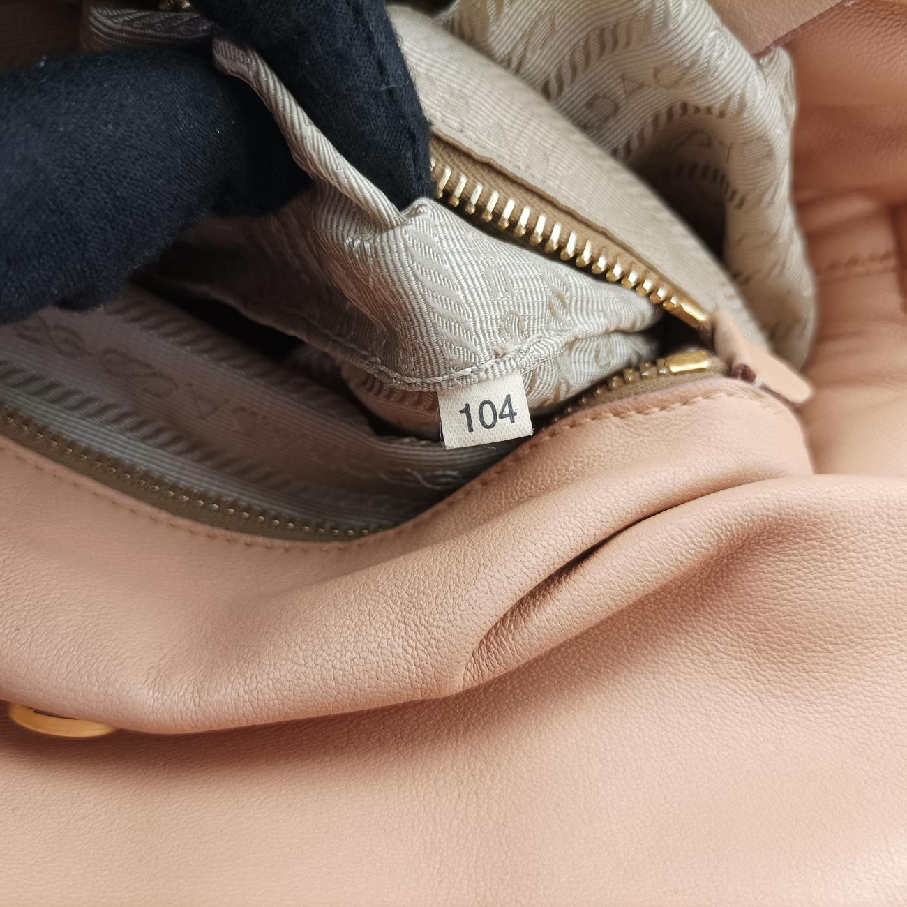 Pre-owned Prada floral embellishments Pink leather  shoulderbag | stylenewstar