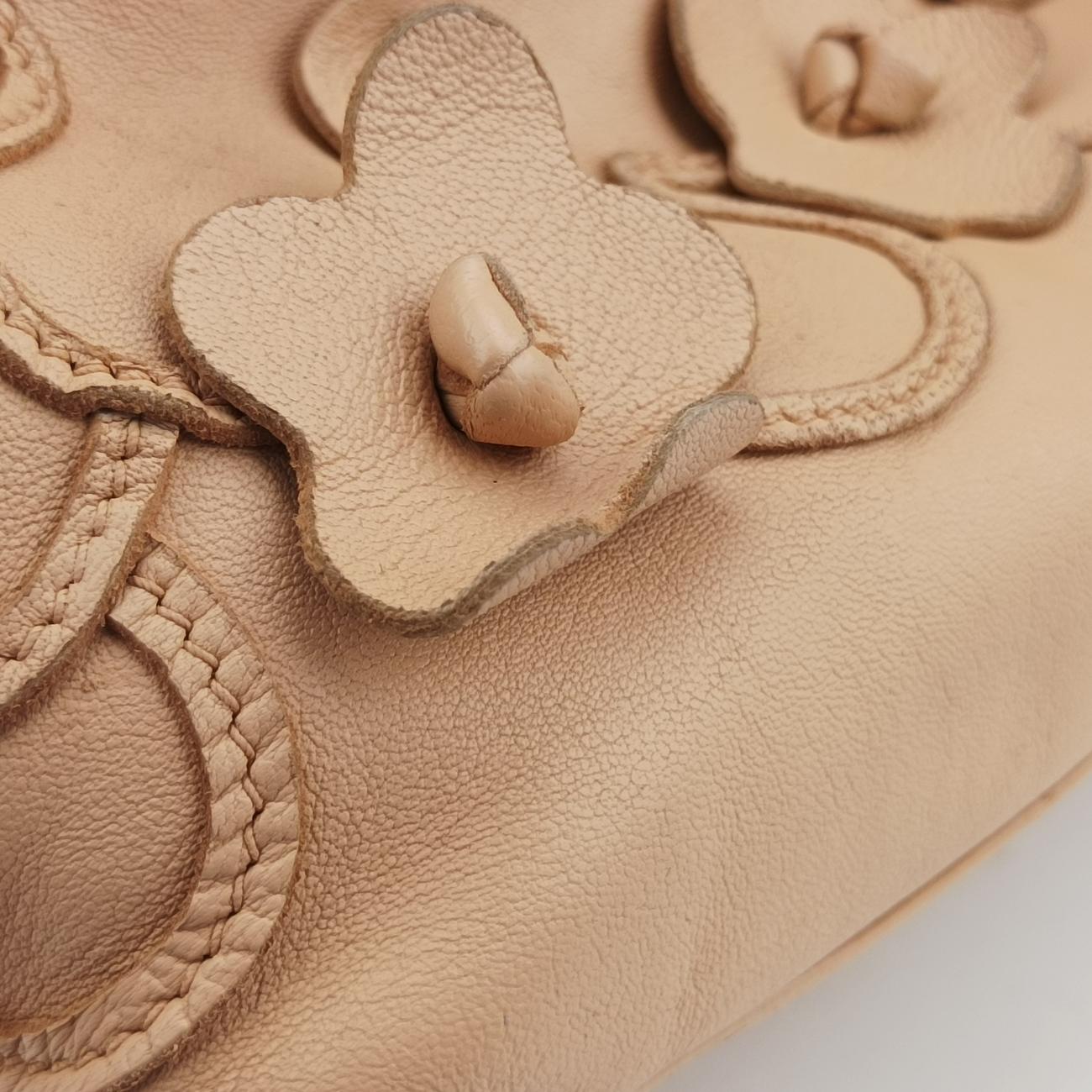 Pre-owned Prada floral embellishments Pink leather  shoulderbag | stylenewstar