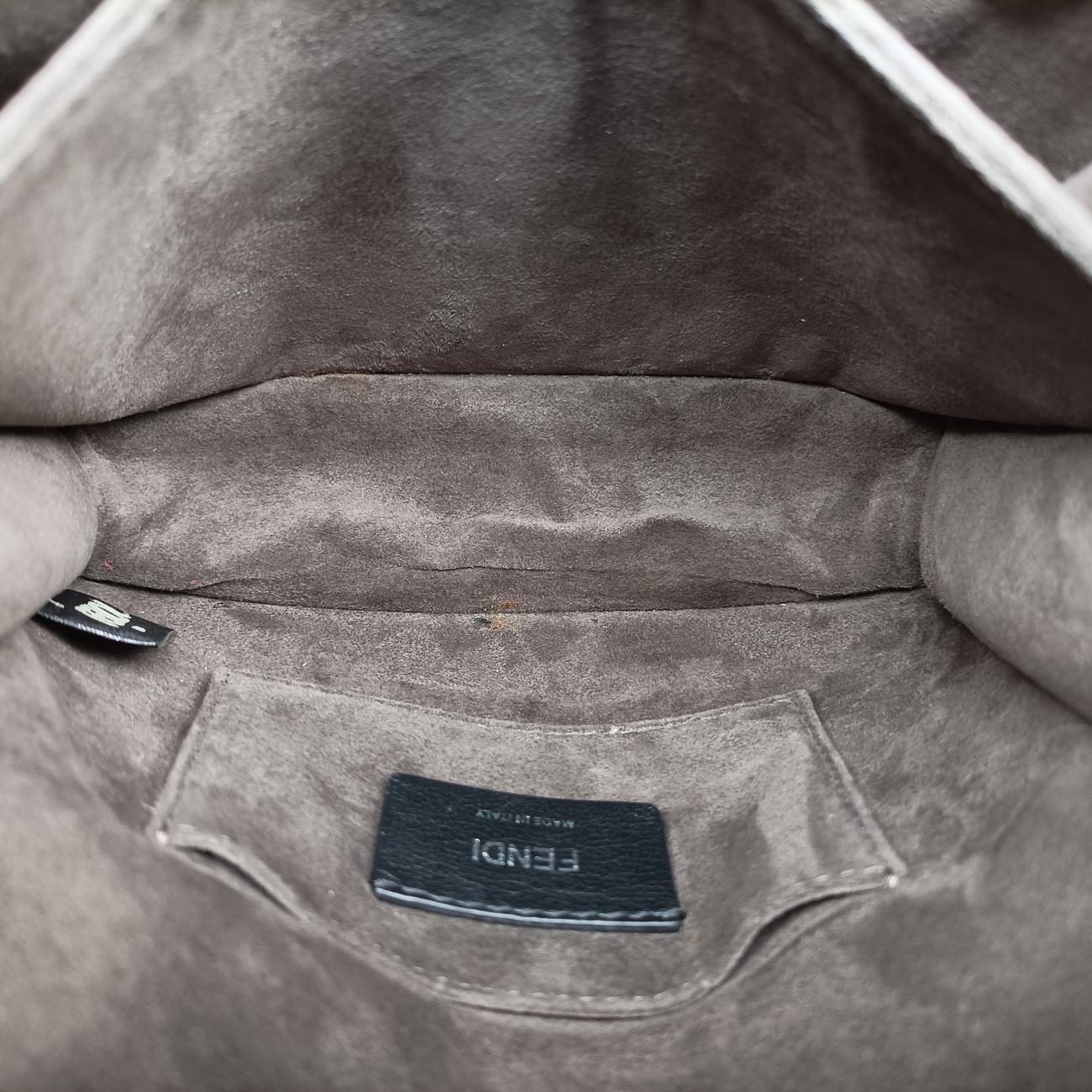 Pre-owned Fendi studded Kan I Pink Leather 8M0381 shoulderbag | stylenewstar