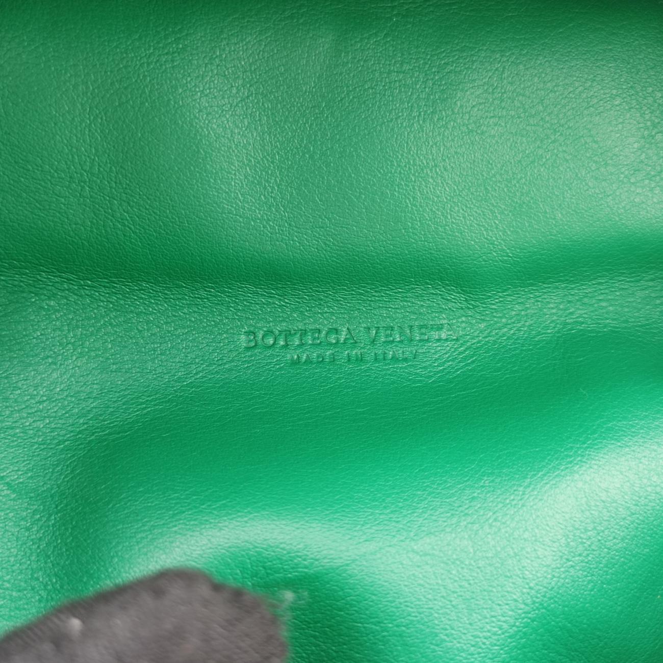 Pre-owned Bottega Veneta The　Chain Pouch Green lambskin  bum bag/waist bag | stylenewstar