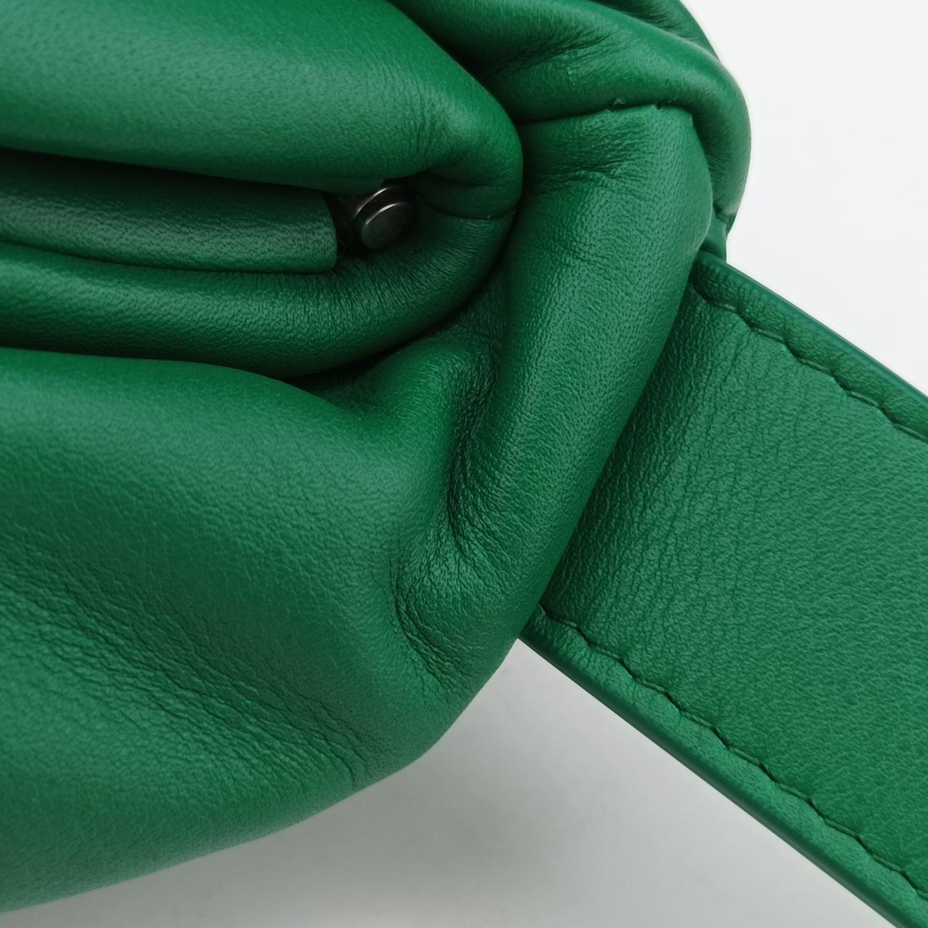 Pre-owned Bottega Veneta The　Chain Pouch Green lambskin  bum bag/waist bag | stylenewstar