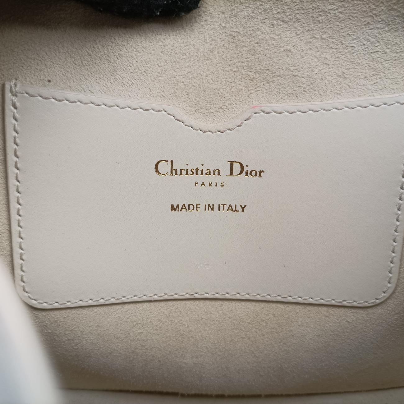 Secondhand Christian Dior Bobby White leather  shoulderbag | stylenewstar