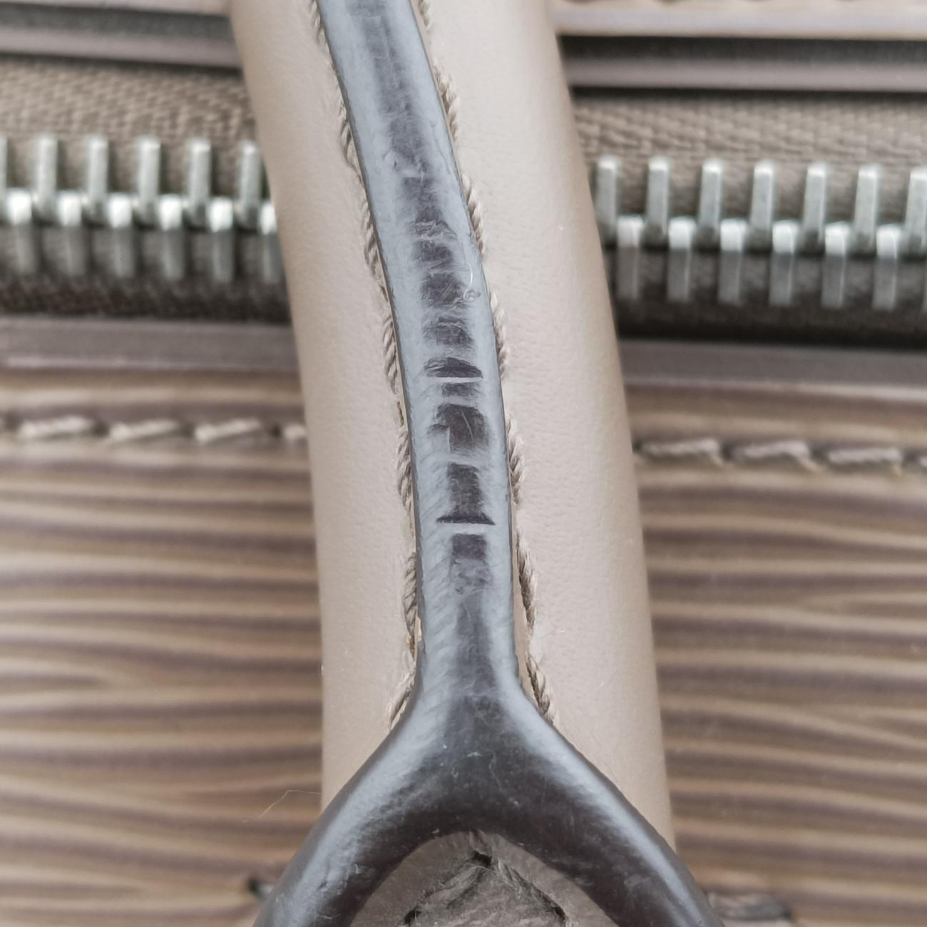 Pre-owned Louis Vuitton IGOR TAUPE Taiga M54017 handbag | stylenewstar