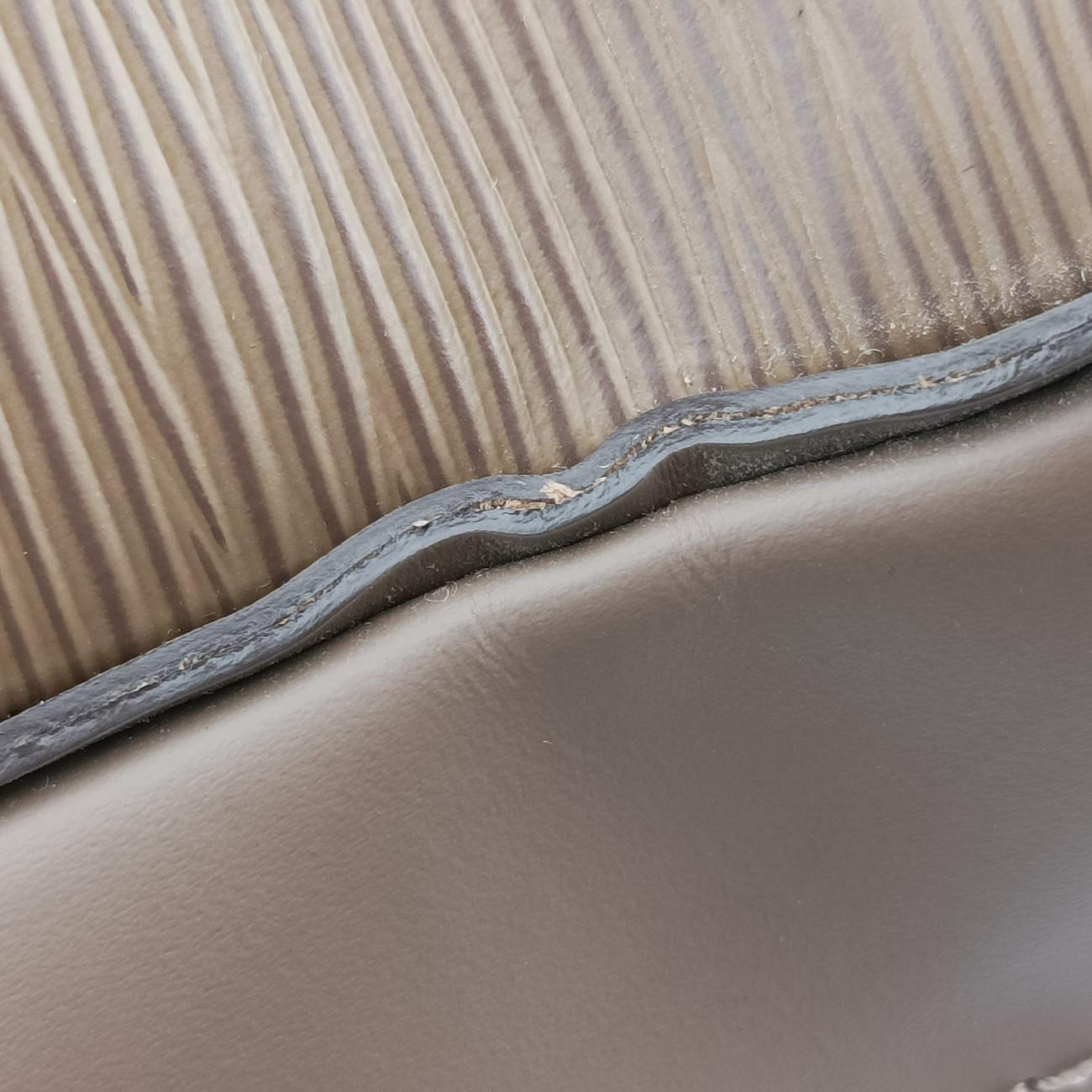 Pre-owned Louis Vuitton IGOR TAUPE Taiga M54017 handbag | stylenewstar