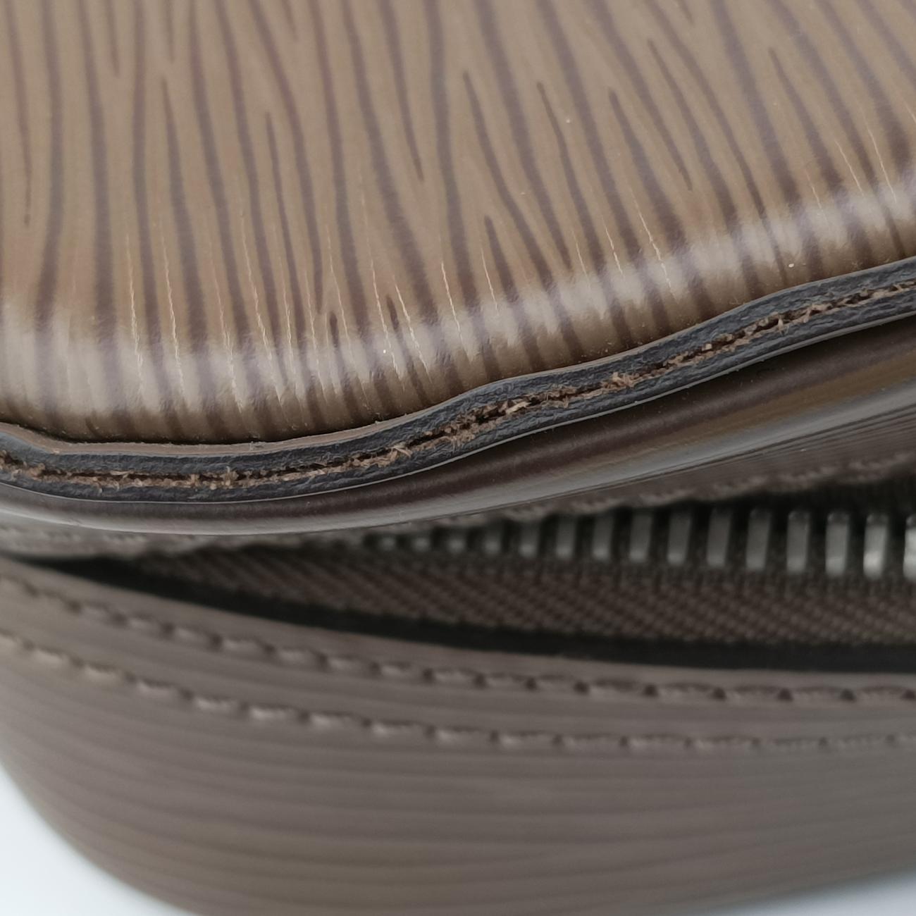 Pre-owned Louis Vuitton IGOR TAUPE Taiga M54017 handbag | stylenewstar