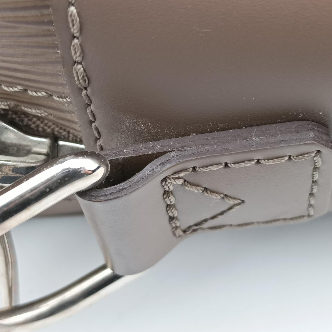 Pre-owned Louis Vuitton IGOR TAUPE Taiga M54017 handbag | stylenewstar