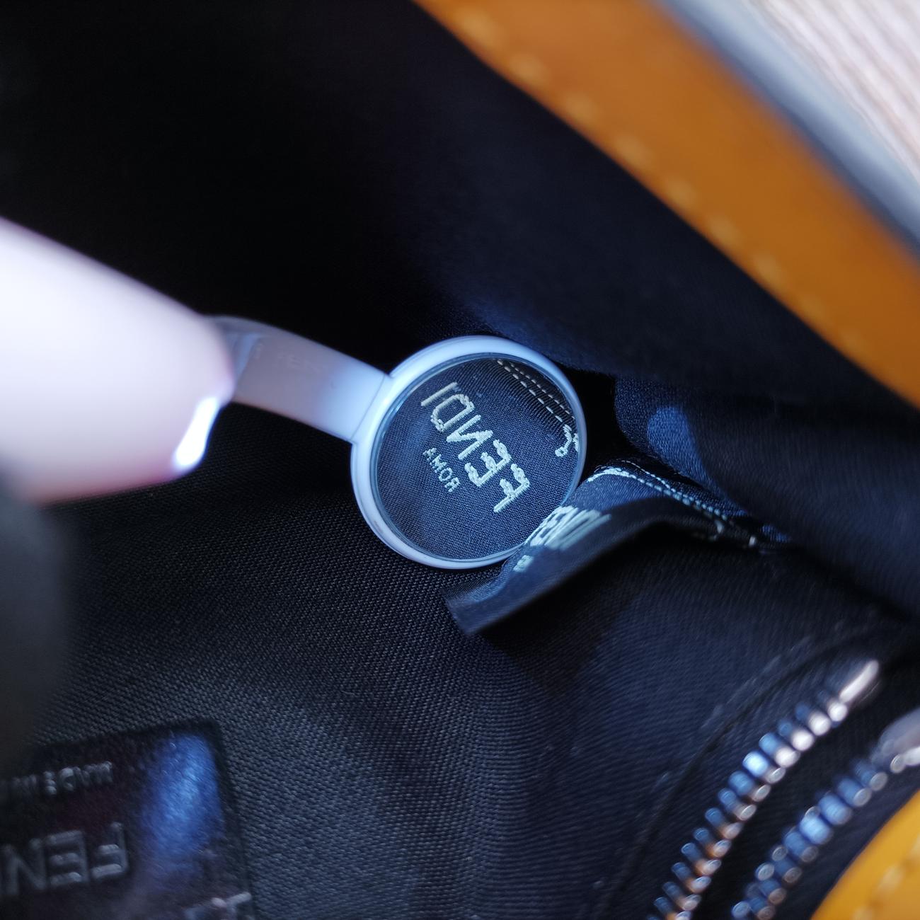 Vintage Fendi FF Logo Baguette slim Yellow Leather 7M0295 shoulderbag | stylenewstar