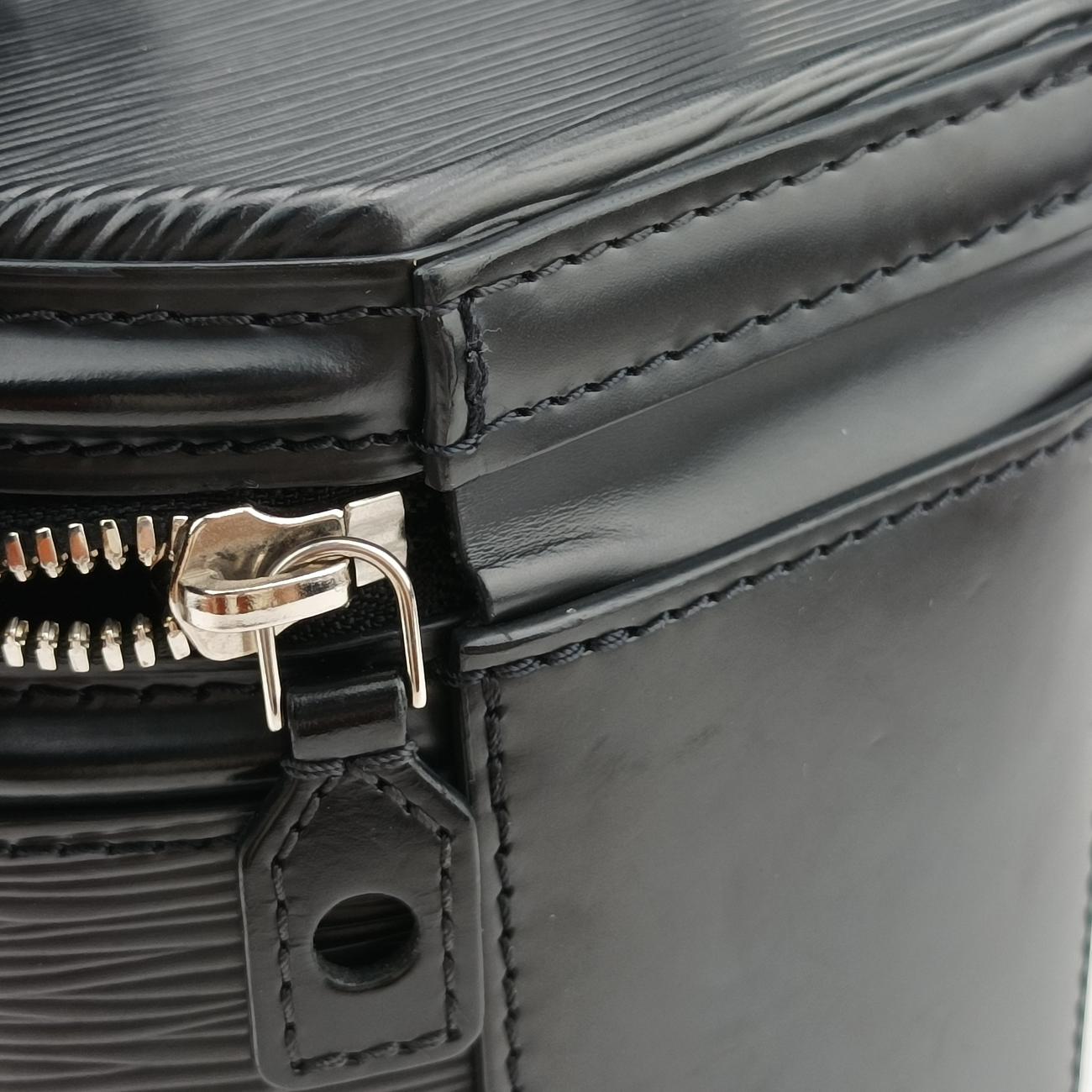 Pre-owned Louis Vuitton CANNES noir epi M52226 shoulderbag | stylenewstar