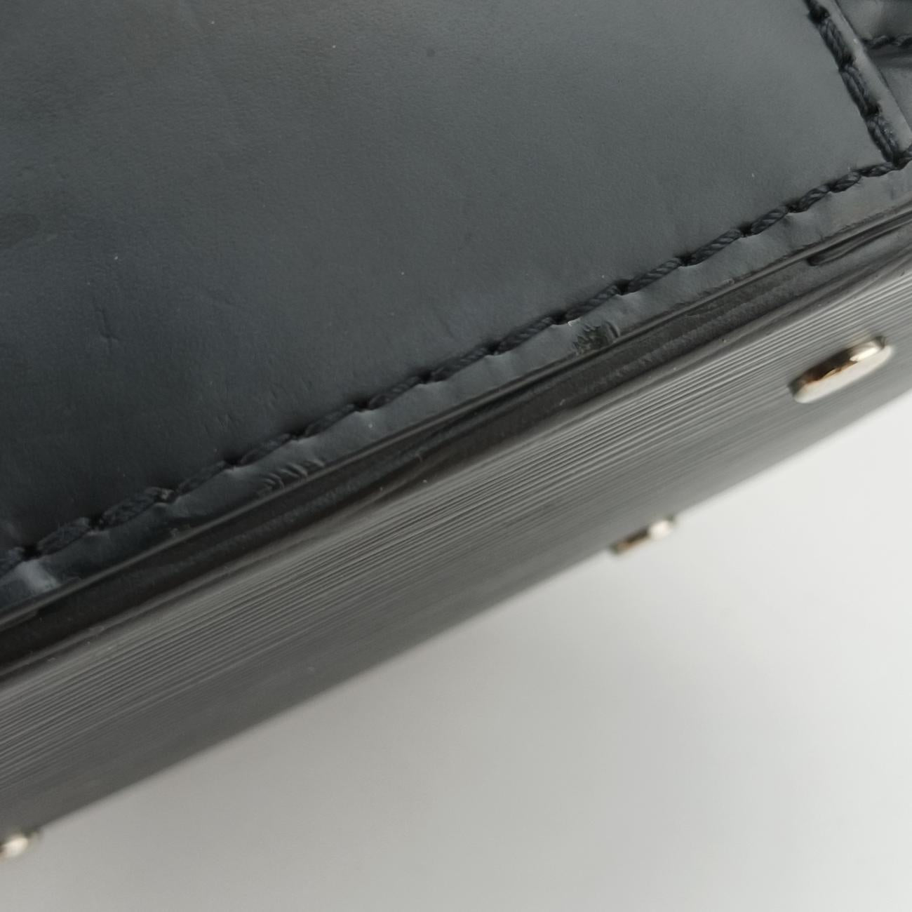 Pre-owned Louis Vuitton CANNES noir epi M52226 shoulderbag | stylenewstar