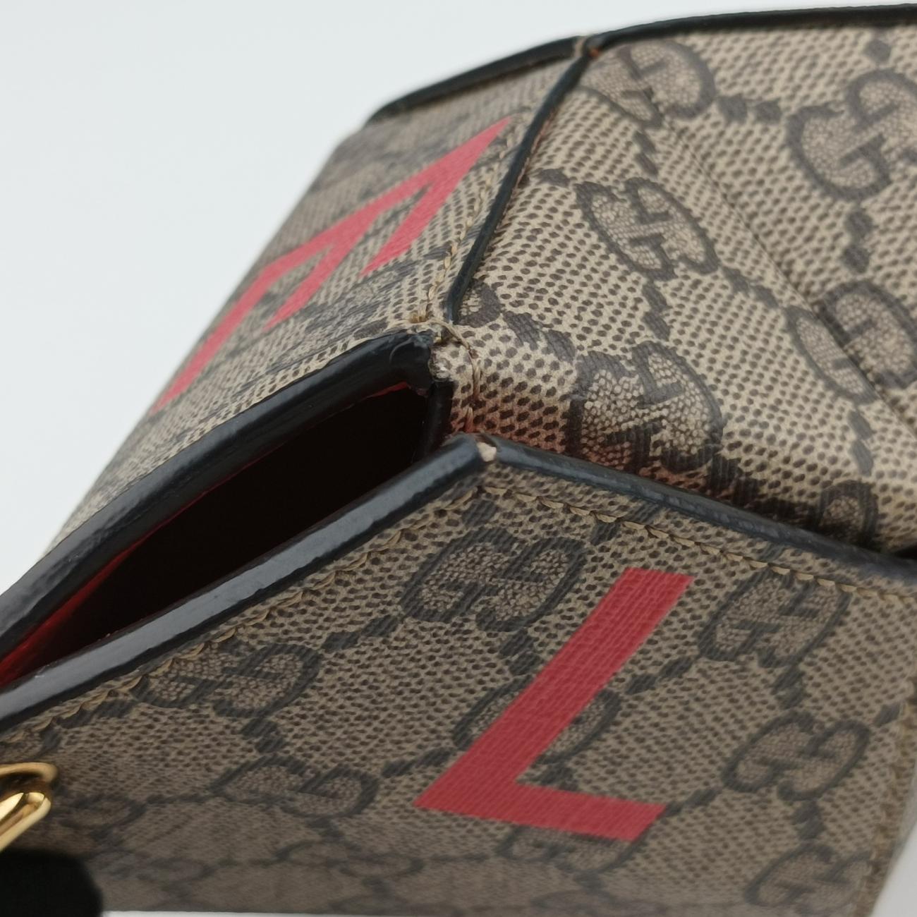 Pre-owned Gucci heart Brown×Red PVC coated canvas 678131 shoulderbag | stylenewstar