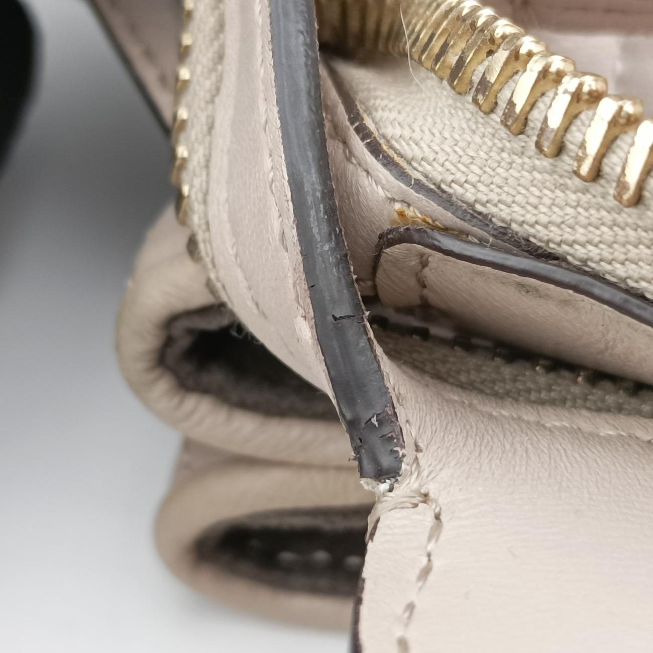 Secondhand Fendi Dotcom Click Small Beige Leather 8BN299 shoulderbag | stylenewstar