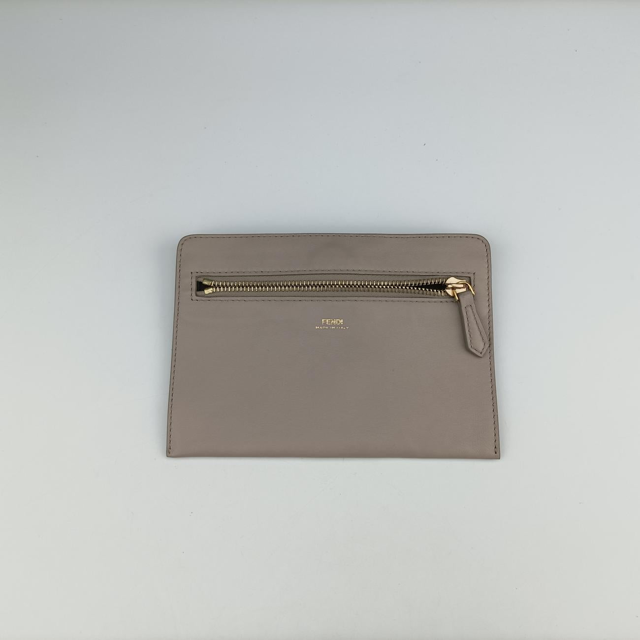 Secondhand Fendi Dotcom Click Small Beige Leather 8BN299 shoulderbag | stylenewstar