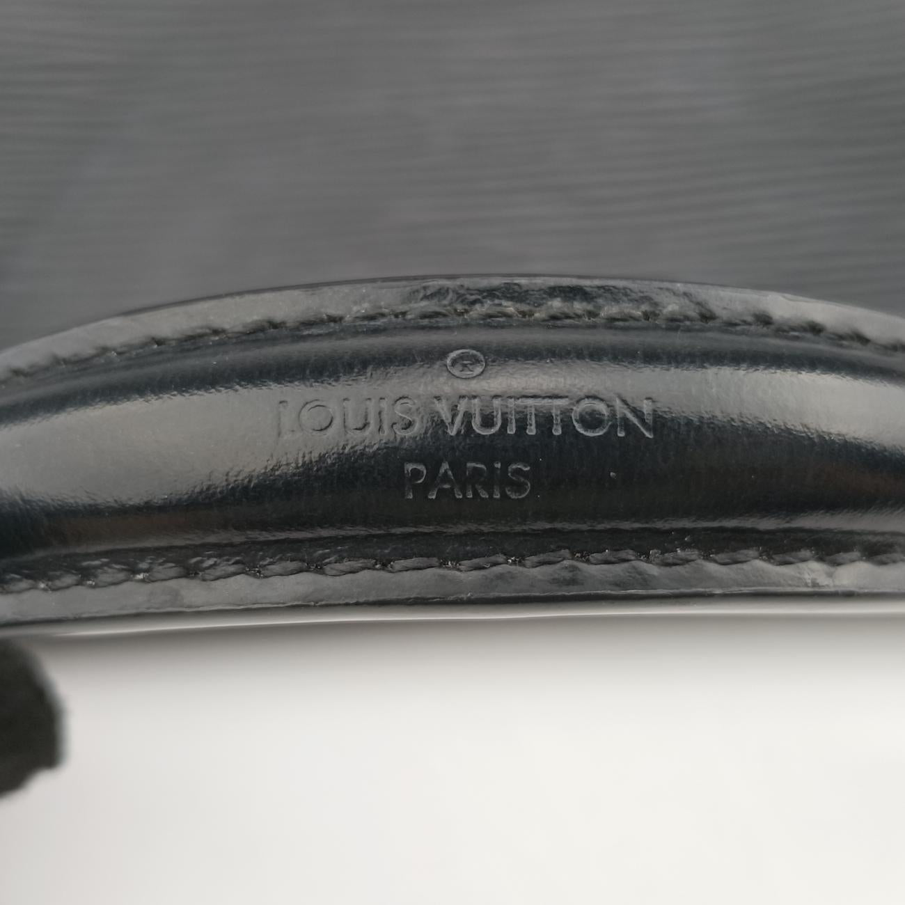 Pre-owned Louis Vuitton Grenelle PM Noir epi M53695 shoulderbag | stylenewstar