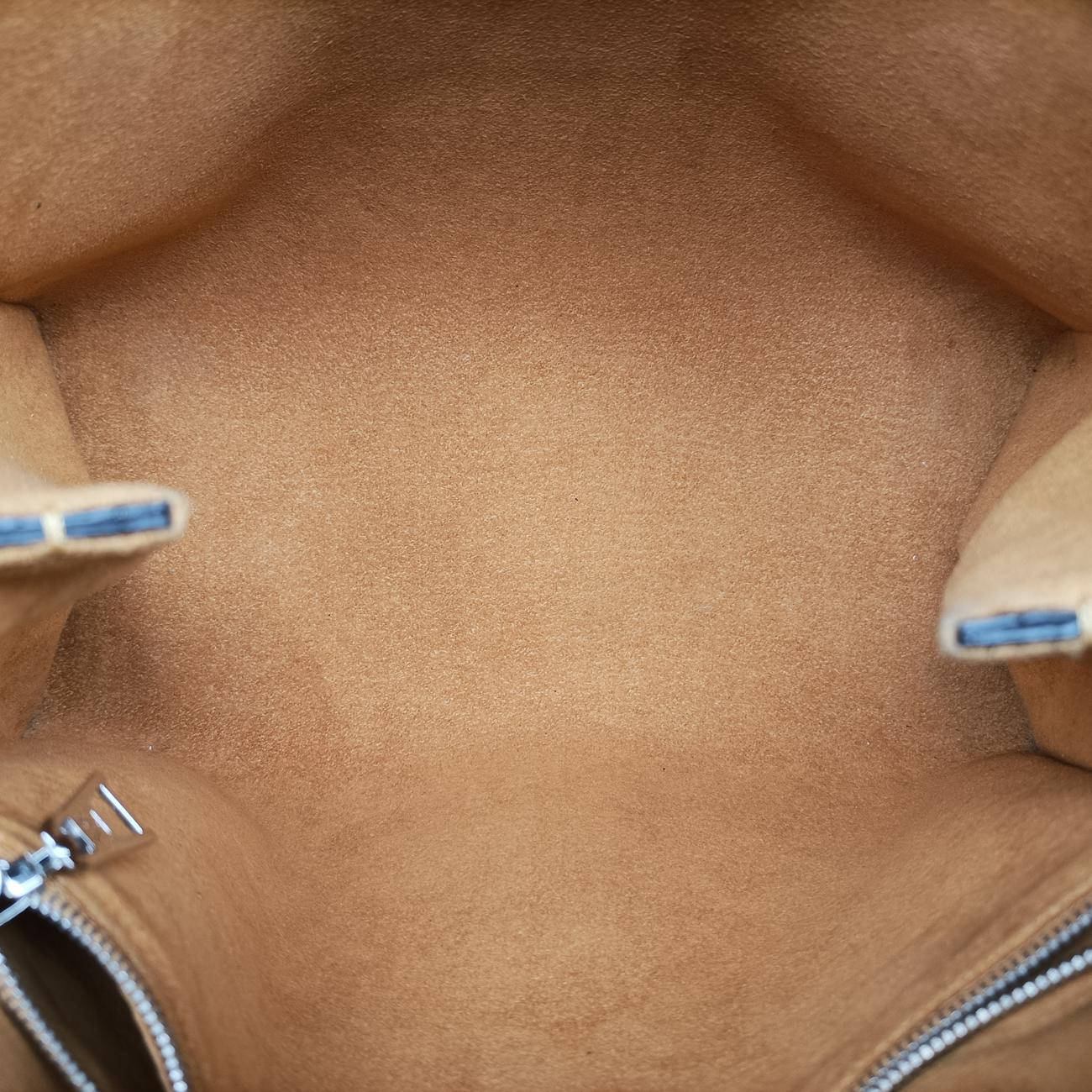 Pre-owned Louis Vuitton Grenelle PM Noir epi M53695 shoulderbag | stylenewstar