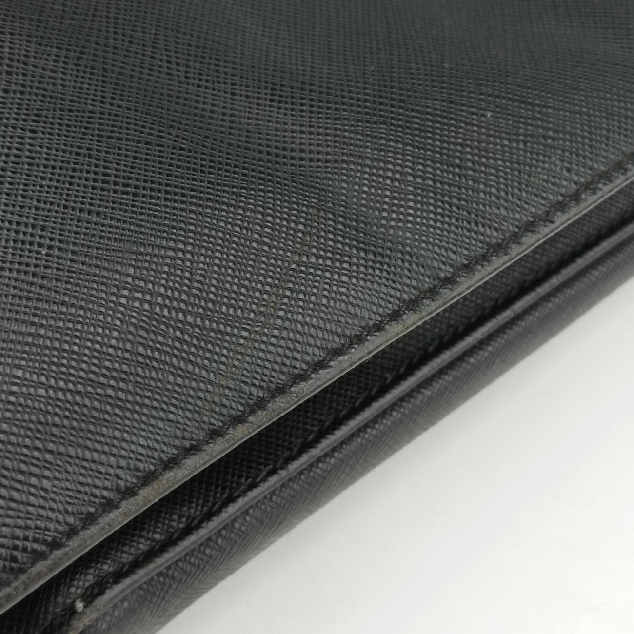 Pre-owned Prada Triangle Logo Plate Black Saffiano Leather  handbag | stylenewstar