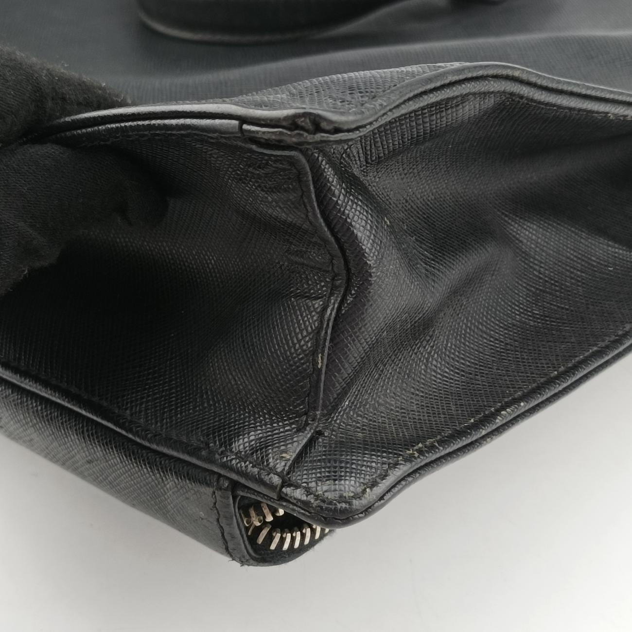 Pre-owned Prada Triangle Logo Plate Black Saffiano Leather  handbag | stylenewstar