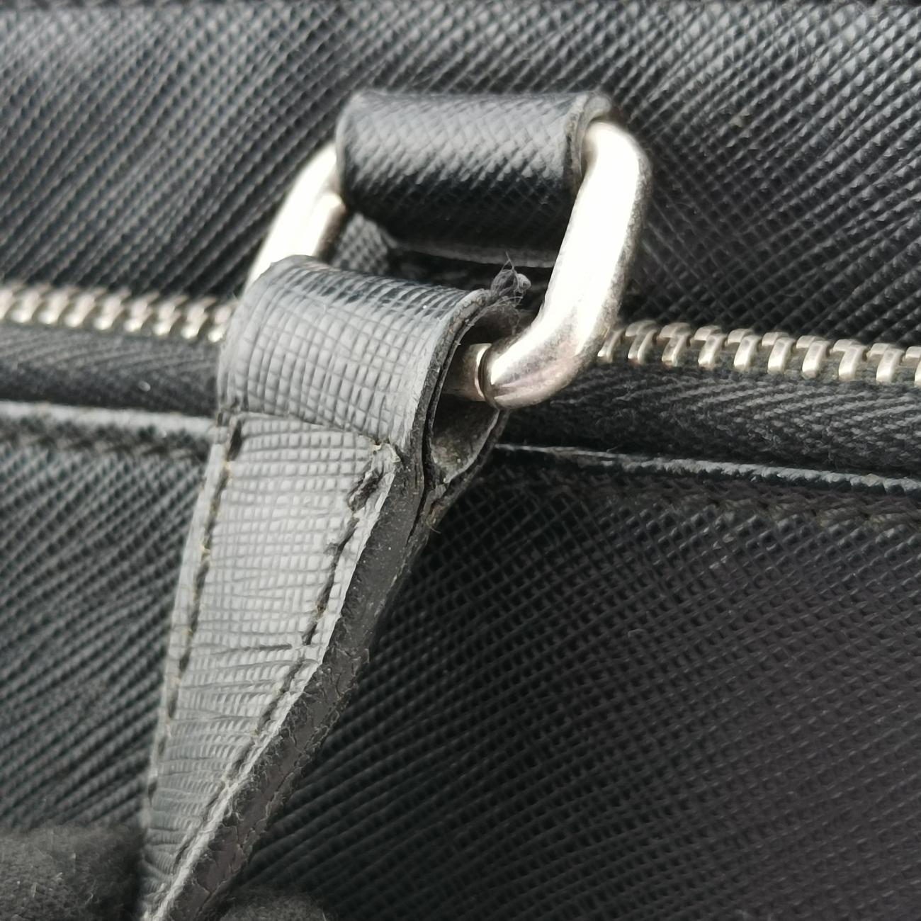 Pre-owned Prada Triangle Logo Plate Black Saffiano Leather  handbag | stylenewstar