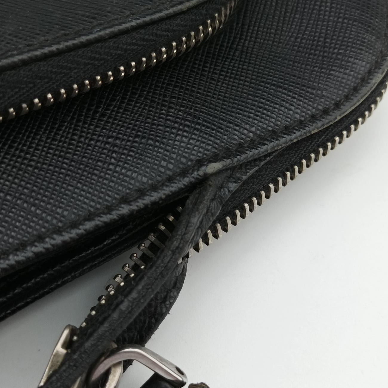 Pre-owned Prada Triangle Logo Plate Black Saffiano Leather  handbag | stylenewstar