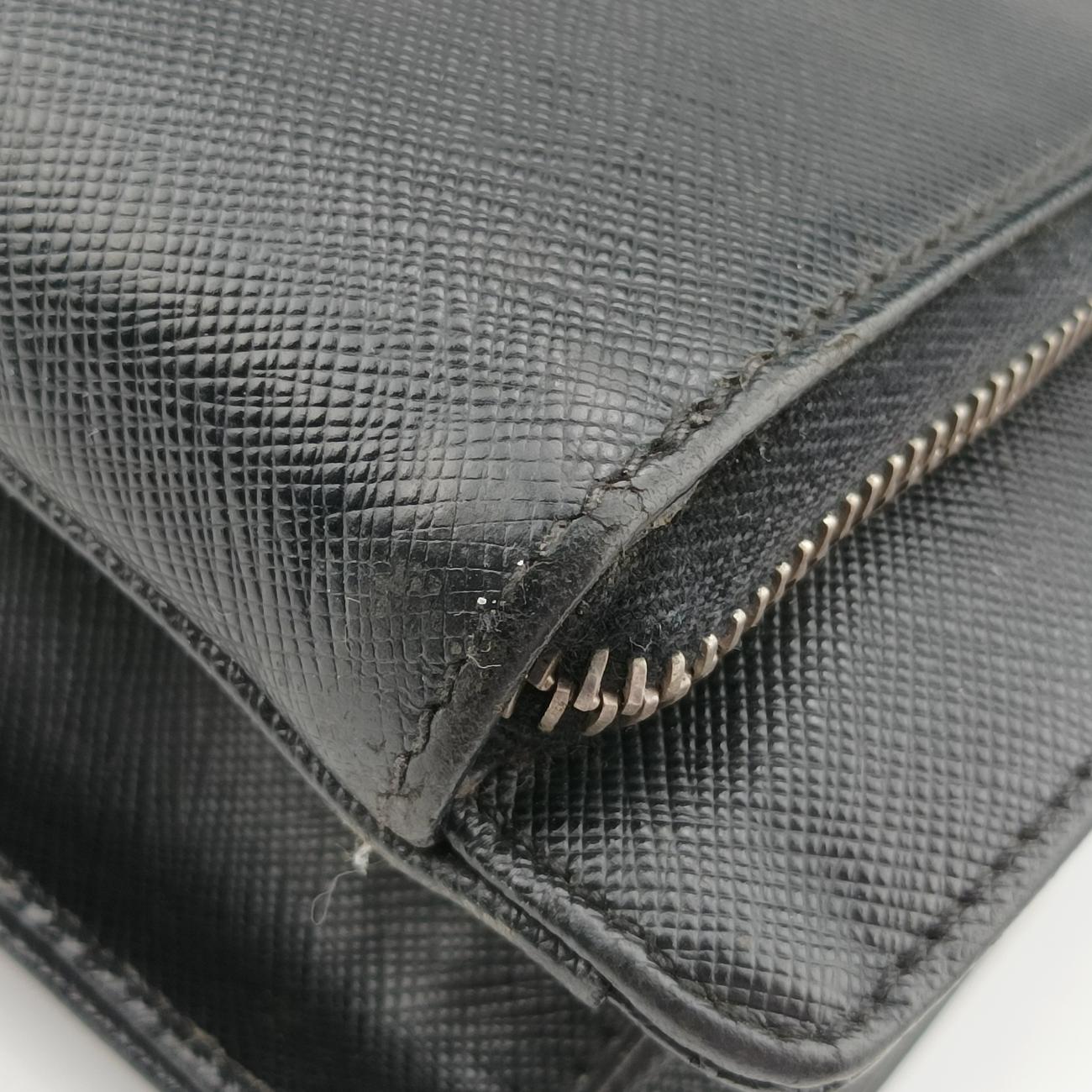 Pre-owned Prada Triangle Logo Plate Black Saffiano Leather  handbag | stylenewstar